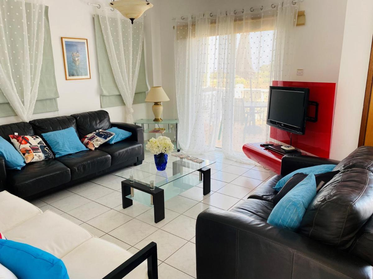 Villa Emiliana Paralimni Luaran gambar