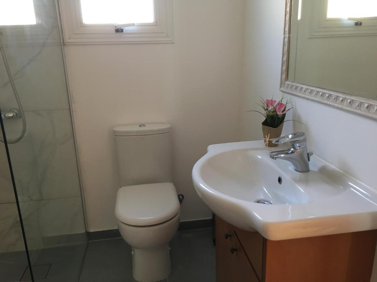 Villa Emiliana Paralimni Luaran gambar