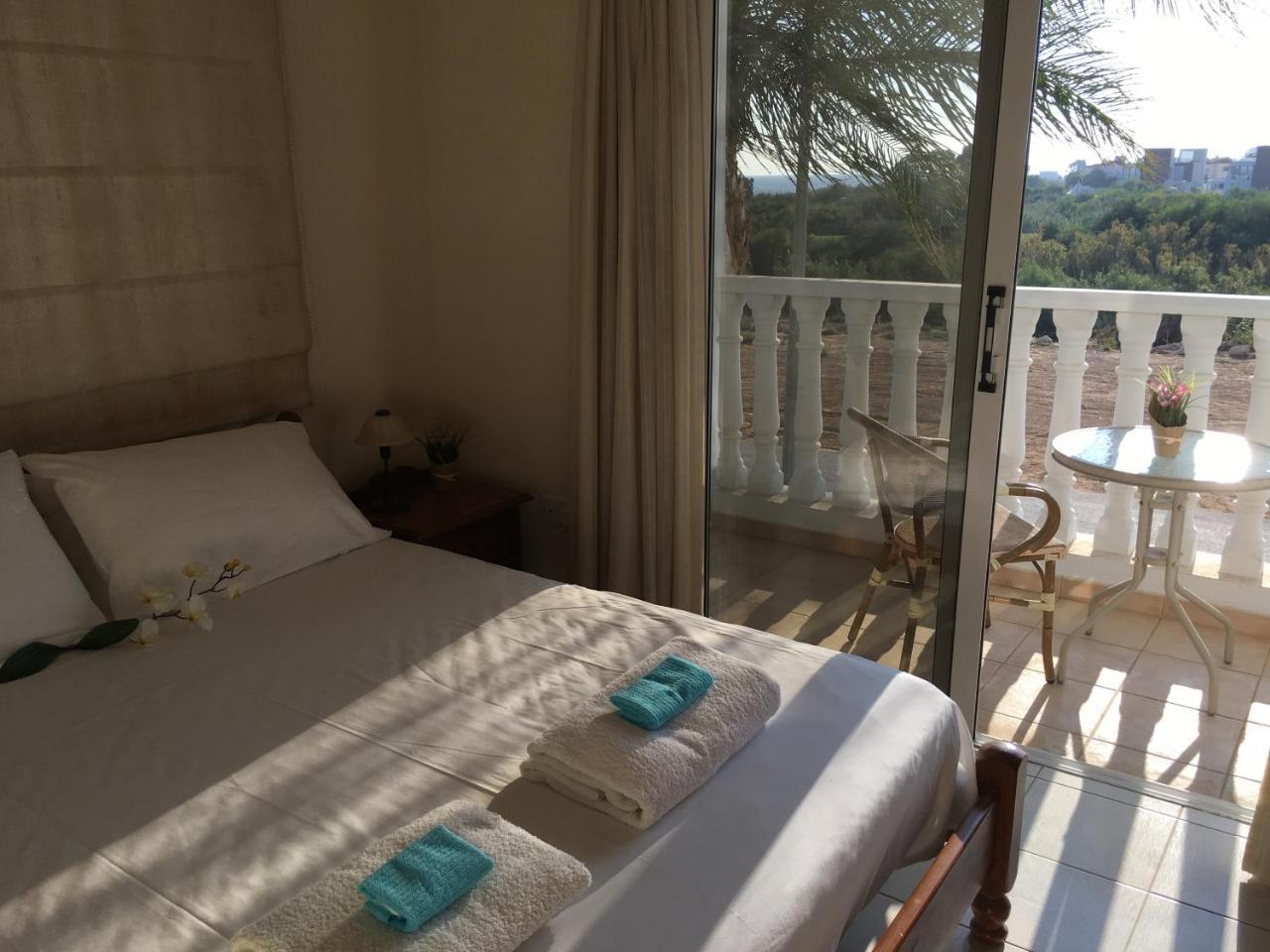 Villa Emiliana Paralimni Luaran gambar
